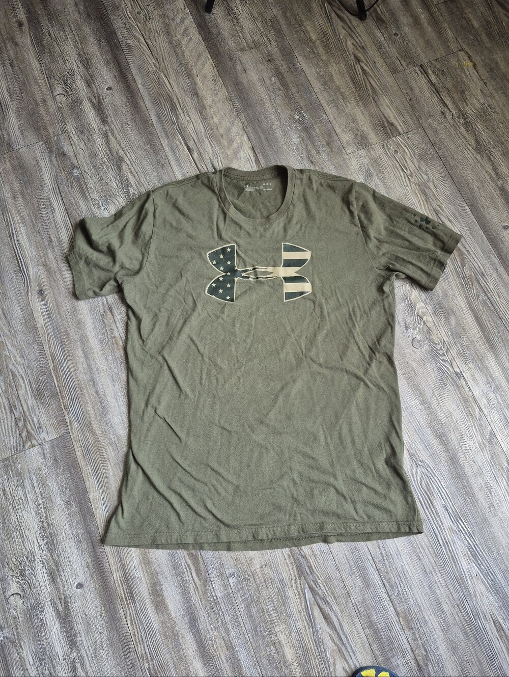 Under Armour Men's Olive Green Logo Short-Sleeve Tee